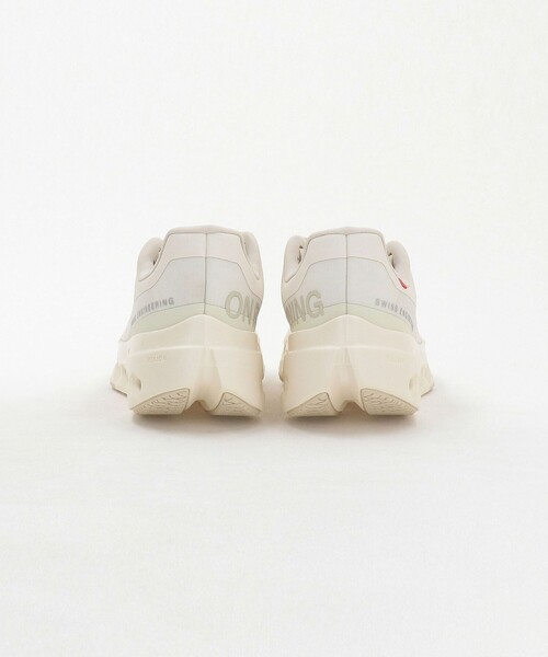 On（オン）の「＜On＞Cloudsurfer Next スニーカー（スニーカー・レディース・ベージュ・23cm/24.5cm/23.5cm/25cm/24cm）」の8枚目の写真