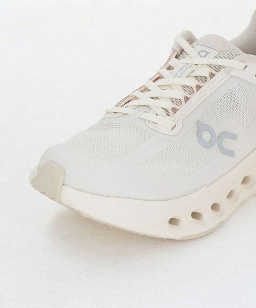 On（オン）の「＜On＞Cloudsurfer Next スニーカー（スニーカー・レディース・ベージュ・23cm/24.5cm/23.5cm/25cm/24cm）」の11枚目の写真