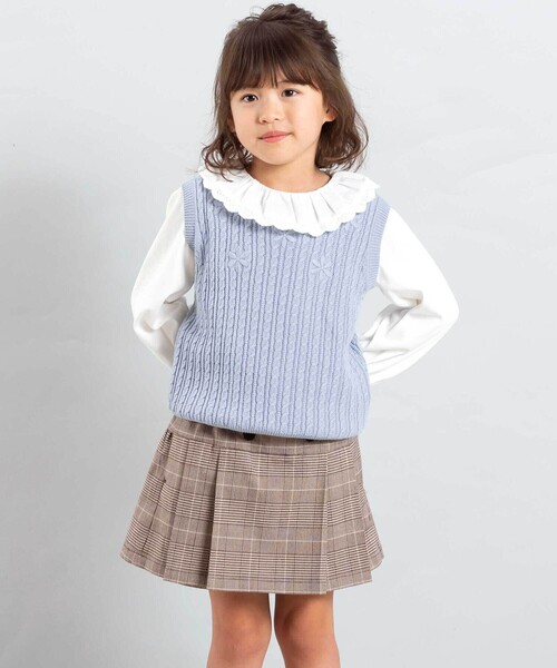 BeBe(ベベ)の「ケーブル編みクルーネックニットベスト(ベスト・キッズ・ブルー・130cm/150cm/120cm/140cm)」の3枚目の写真