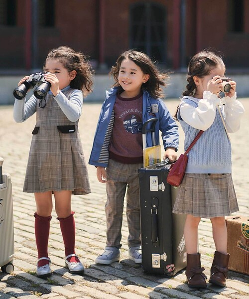 BeBe(ベベ)の「ケーブル編みクルーネックニットベスト(ベスト・キッズ・ブルー・130cm/150cm/120cm/140cm)」の6枚目の写真