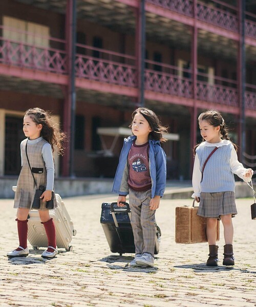 BeBe(ベベ)の「ケーブル編みクルーネックニットベスト(ベスト・キッズ・ブルー・130cm/150cm/120cm/140cm)」の7枚目の写真