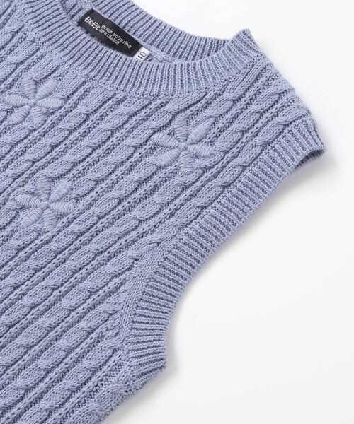 BeBe(ベベ)の「ケーブル編みクルーネックニットベスト(ベスト・キッズ・ブルー・130cm/150cm/120cm/140cm)」の12枚目の写真
