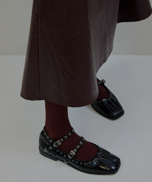 Ameri（アメリ）の「STUDS STRAP BALLET SHOES（バレエシューズ・レディース・ブラック/ボルドー/シルバー・LARGE/SMALL/MEDIUM）」の8枚目の写真