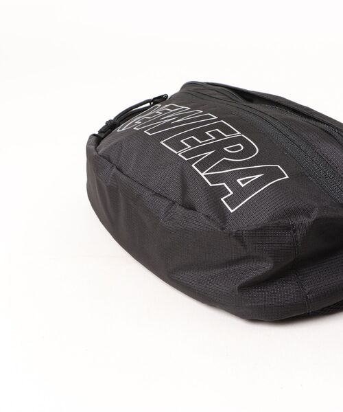 NEW ERA(ニューエラ)の「NEW ERA/ニューエラ ウエストポーチ EXPLORER WAIS NE LOGO エクスプローラーウエストバッグ 3L NEW ERA 14655356(ボディバッグ/ウエストポーチ・メンズ・ブラック・FREE)」の3枚目の写真