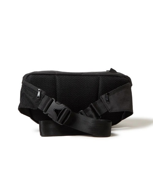 NEW ERA(ニューエラ)の「NEW ERA/ニューエラ ウエストポーチ EXPLORER WAIS NE LOGO エクスプローラーウエストバッグ 3L NEW ERA 14655356(ボディバッグ/ウエストポーチ・メンズ・ブラック・FREE)」の6枚目の写真