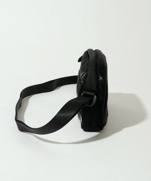 THE NORTH FACE(ザノースフェイス)の「【THE NORTH FACE/ザノースフェイス】 CHUBBY CROSS BAG MINI / チャビー クロス バッグ ミニ ポーチ(ボディバッグ/ウエストポーチ・レディース・ダークブラック/アイボリー/ブラック/ダークブラウン・FREE)」の9枚目の写真