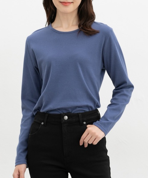 Honeys(ハニーズ)の「【ハニぽか・吸湿発熱】あったか綿クルーネックT(Tシャツ/カットソー・レディース・ブラック/グレイッシュベージュ/イエロー系その他/ブルー/オフホワイト・S/M/LL/L)」の4枚目の写真