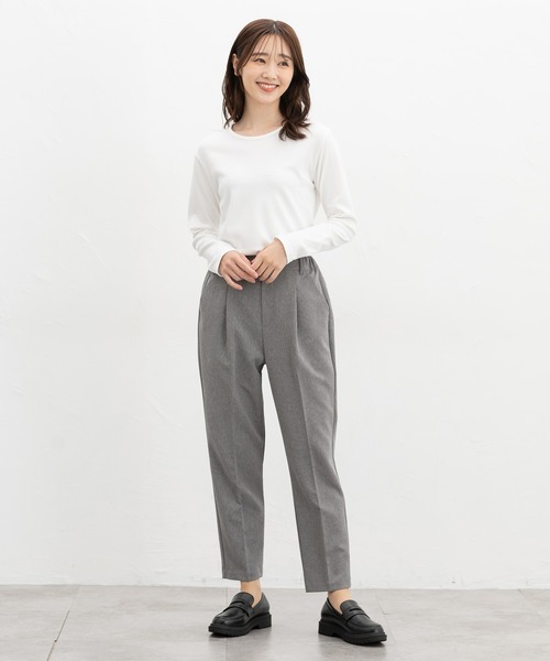 Honeys(ハニーズ)の「【ハニぽか・吸湿発熱】あったか綿クルーネックT(Tシャツ/カットソー・レディース・ブラック/グレイッシュベージュ/イエロー系その他/ブルー/オフホワイト・S/M/LL/L)」の7枚目の写真