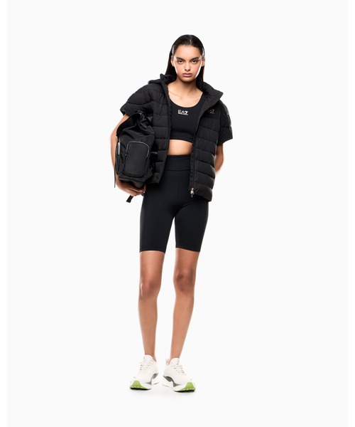 EMPORIO ARMANI EA7(エンポリオアルマーニイーエーセブン)の「<オンライン限定>【エンポリオ アルマーニ EA7】Core Lady 半袖パデッドジャケット ナイロン(ダウンジャケット/コート・レディース・ブラック・MEDIUM/LARGE/X-SMALL/SMALL)」の4枚目の写真