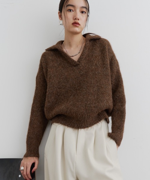 DFFUR.(ディフル)の「モヘアライク襟付きキーネックニットトップス(ニット/セーター・レディース・ブラウン/アイボリー・FREE)」の3枚目の写真