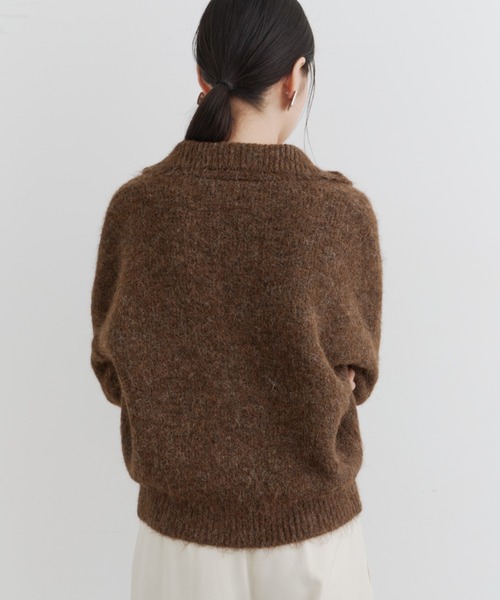 DFFUR.(ディフル)の「モヘアライク襟付きキーネックニットトップス(ニット/セーター・レディース・ブラウン/アイボリー・FREE)」の10枚目の写真