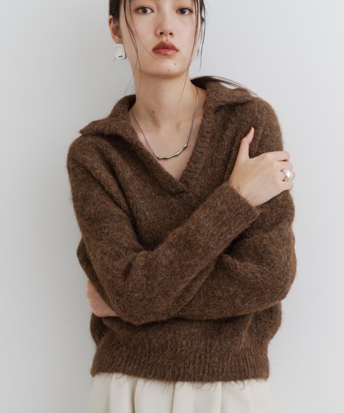 DFFUR.(ディフル)の「モヘアライク襟付きキーネックニットトップス(ニット/セーター・レディース・ブラウン/アイボリー・FREE)」の5枚目の写真