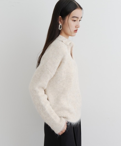 DFFUR.(ディフル)の「モヘアライク襟付きキーネックニットトップス(ニット/セーター・レディース・ブラウン/アイボリー・FREE)」の21枚目の写真