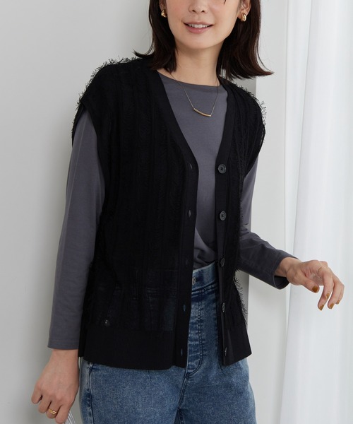 BELLUNA PLUS（ベルーナ）の「フリンジ素材ニットベスト（ニット/セーター・レディース・ブラック/アイボリー・X-LARGE/MEDIUM/LARGE）」の2枚目の写真