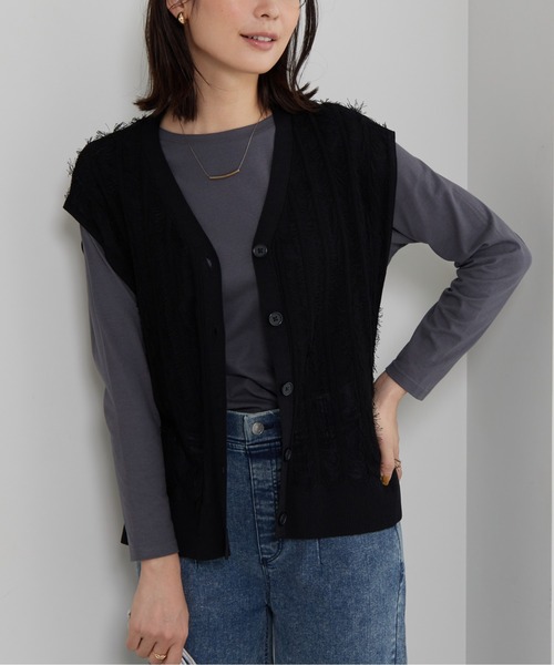 BELLUNA PLUS（ベルーナ）の「フリンジ素材ニットベスト（ニット/セーター・レディース・ブラック/アイボリー・X-LARGE/MEDIUM/LARGE）」の4枚目の写真