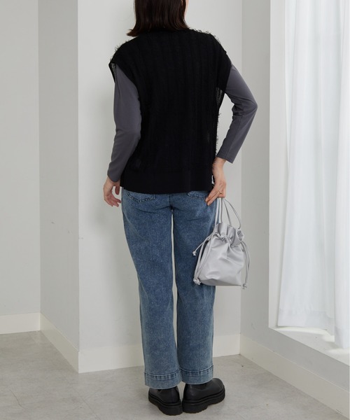 BELLUNA PLUS（ベルーナ）の「フリンジ素材ニットベスト（ニット/セーター・レディース・ブラック/アイボリー・X-LARGE/MEDIUM/LARGE）」の8枚目の写真
