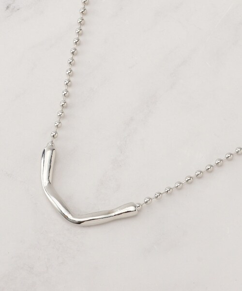 SHOO・LA・RUE（シューラルー）の「カーブメタル＆ボールチェーン（ネックレス・レディース・ゴールド/シルバー・00）」の4枚目の写真