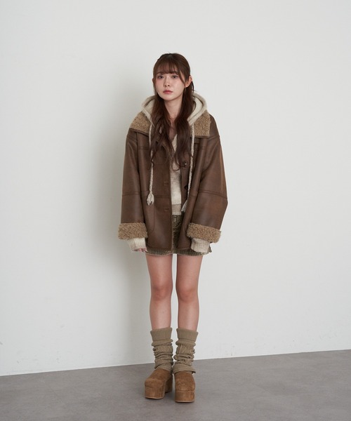 RAY CASSIN(レイカズン)の「【WEB限定】リバーシブルムートンコート(ムートンコート・レディース・ブラック系その他2/ブラウン系その他2/ベージュ系その他2・FREE)」の8枚目の写真