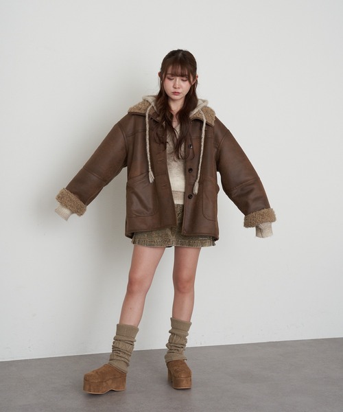 RAY CASSIN(レイカズン)の「【WEB限定】リバーシブルムートンコート(ムートンコート・レディース・ブラック系その他2/ブラウン系その他2/ベージュ系その他2・FREE)」の7枚目の写真