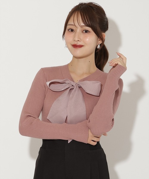 AND COUTURE(アンドクチュール)の「リボンボウタイ付きリブプルオーバー(ニット/セーター・レディース・アイボリー/ブラック/ピンク・FREE)」の3枚目の写真
