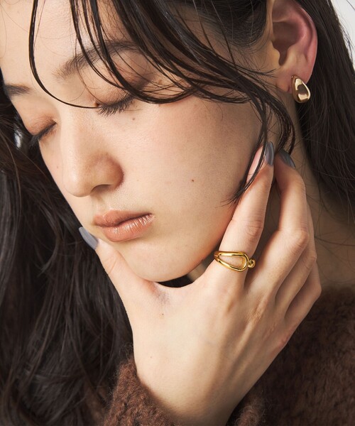 green label relaxing(グリーンレーベルリラクシング)の「【WEB限定】ドロップシルエット リング(リング・レディース・ゴールド/シルバー・FREE)」の3枚目の写真