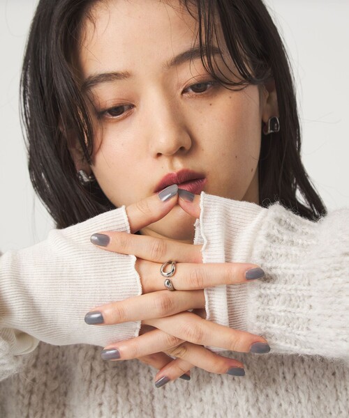 green label relaxing(グリーンレーベルリラクシング)の「【WEB限定】ドロップシルエット リング(リング・レディース・ゴールド/シルバー・FREE)」の4枚目の写真