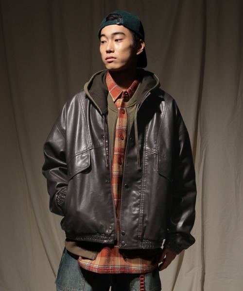 niko and...（ニコアンド）の「後付け配色ジップパーカー（パーカー・メンズ・ブラウン/チャコール・LARGE/MEDIUM）」の13枚目の写真