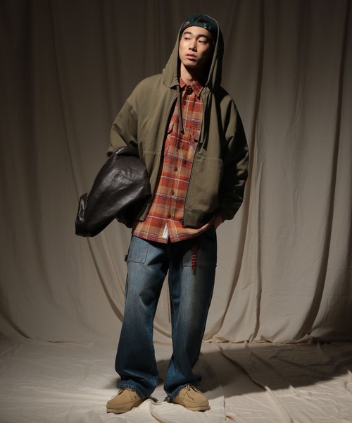 niko and...（ニコアンド）の「後付け配色ジップパーカー（パーカー・メンズ・ブラウン/チャコール・LARGE/MEDIUM）」の15枚目の写真