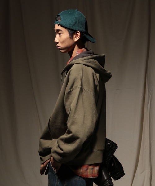 niko and...（ニコアンド）の「後付け配色ジップパーカー（パーカー・メンズ・ブラウン/チャコール・LARGE/MEDIUM）」の17枚目の写真