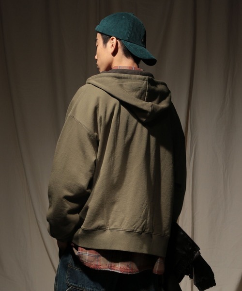 niko and...（ニコアンド）の「後付け配色ジップパーカー（パーカー・メンズ・ブラウン/チャコール・LARGE/MEDIUM）」の18枚目の写真