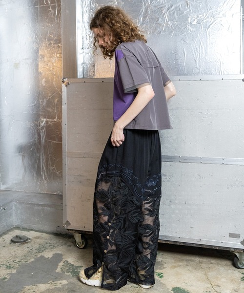 AULA AILA（アウラアイラ）の「メッシュコンビネーションTシャツ（Tシャツ/カットソー・レディース・オフホワイト/チャコールアッシュ/ブラック・0）」の16枚目の写真