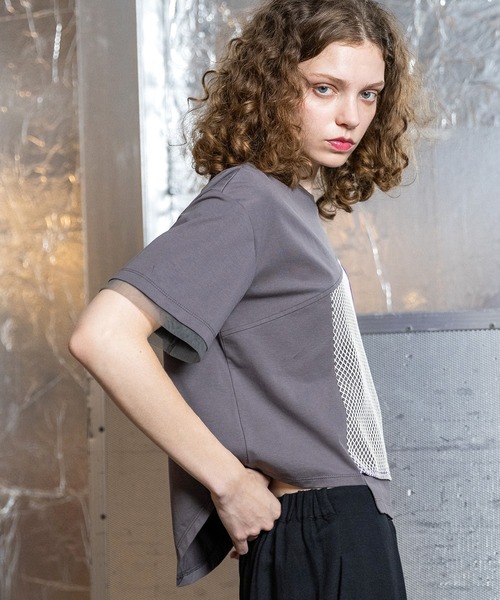 AULA AILA（アウラアイラ）の「メッシュコンビネーションTシャツ（Tシャツ/カットソー・レディース・オフホワイト/チャコールアッシュ/ブラック・0）」の14枚目の写真