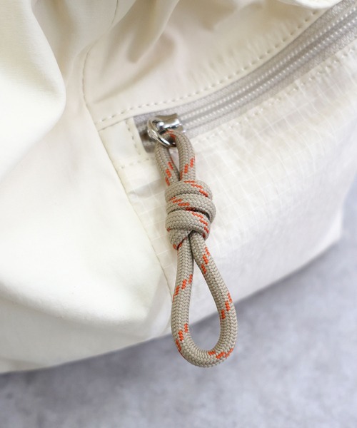 COLDE （コルデ）の「パラコードハンドル2way巾着バッグ（ショルダーバッグ・レディース・アイボリー/ブラック・FREE）」の8枚目の写真