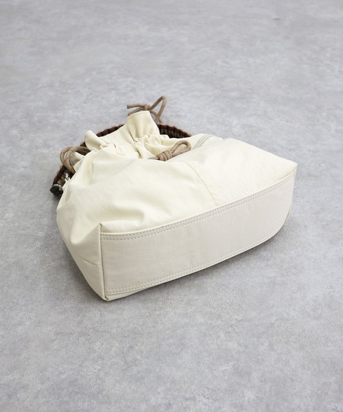 COLDE （コルデ）の「パラコードハンドル2way巾着バッグ（ショルダーバッグ・レディース・アイボリー/ブラック・FREE）」の6枚目の写真