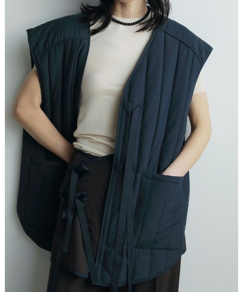 anuke（アンヌーク）の「anuke Backopen Stripe Vest 62520108（ベスト・レディース・ネイビー/オフホワイト・36/38）」の2枚目の写真