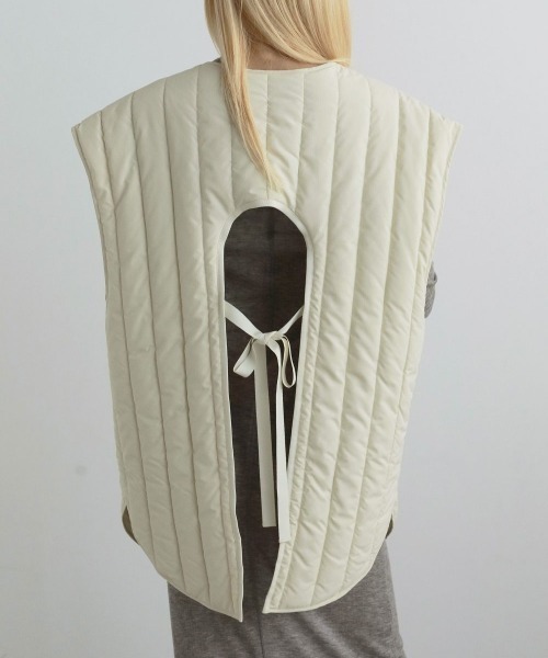 anuke（アンヌーク）の「anuke Backopen Stripe Vest 62520108（ベスト・レディース・ネイビー/オフホワイト・36/38）」の5枚目の写真