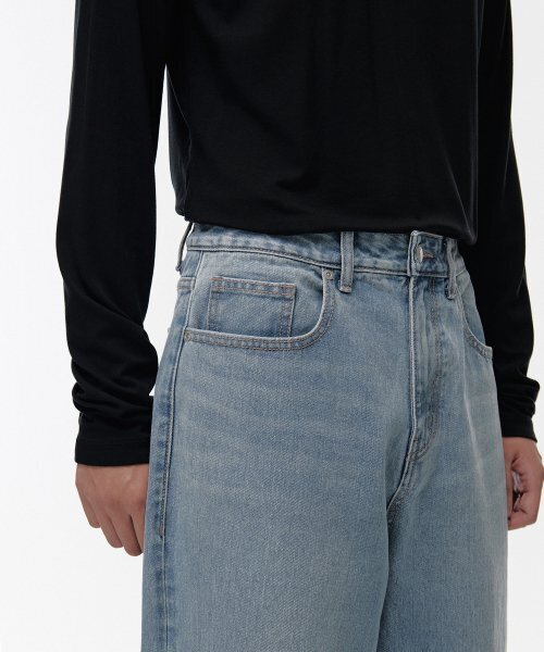 MUSINSA STANDARD（ムシンサスタンダード）の「エクストラワイドデニムパンツ [ライトインディゴ]（デニムパンツ・メンズ・その他・40/38/42/36/34/32/30/31/33/26/27/28/29）」の4枚目の写真