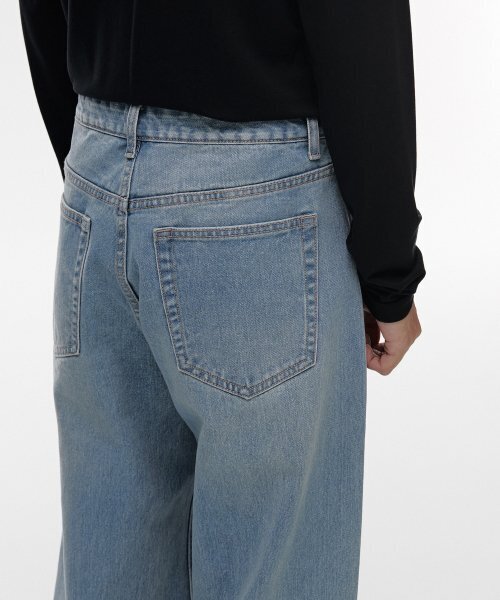 MUSINSA STANDARD（ムシンサスタンダード）の「エクストラワイドデニムパンツ [ライトインディゴ]（デニムパンツ・メンズ・その他・40/38/42/36/34/32/30/31/33/26/27/28/29）」の5枚目の写真