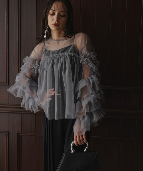 Callarus(カラルス)の「<単品>ボリュームスリーブフリルデザインチュールブラウス〔Callarus〕(シャツ/ブラウス・レディース・グレー/ブラック・3L/LL/L/M/S)」の1枚目の写真