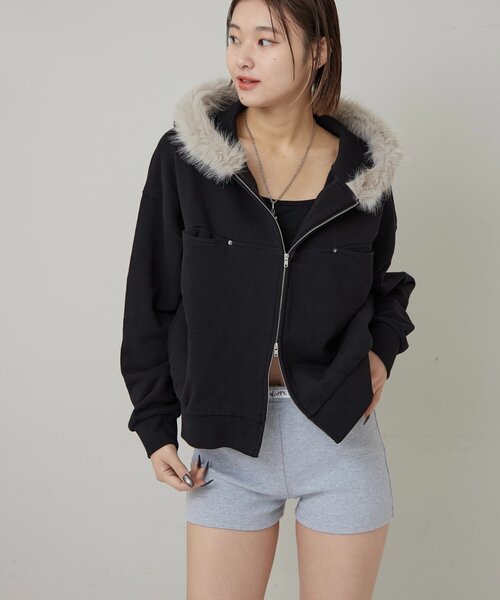 WHO'S WHO gallery（フーズフーギャラリー）の「スラッシュポケットファーパーカー（パーカー・レディース・ネイビー/ブラック/カーキ・FREE）」の4枚目の写真