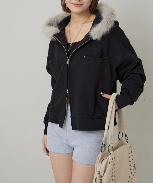 WHO'S WHO gallery（フーズフーギャラリー）の「スラッシュポケットファーパーカー（パーカー・レディース・ネイビー/ブラック/カーキ・FREE）」の6枚目の写真