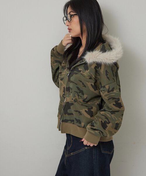 WHO'S WHO gallery（フーズフーギャラリー）の「スラッシュポケットファーパーカー（パーカー・レディース・ネイビー/ブラック/カーキ・FREE）」の10枚目の写真