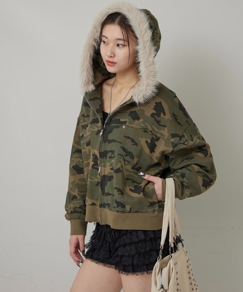 WHO'S WHO gallery（フーズフーギャラリー）の「スラッシュポケットファーパーカー（パーカー・レディース・ネイビー/ブラック/カーキ・FREE）」の15枚目の写真