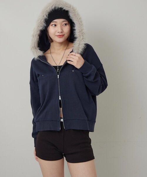 WHO'S WHO gallery（フーズフーギャラリー）の「スラッシュポケットファーパーカー（パーカー・レディース・ネイビー/ブラック/カーキ・FREE）」の17枚目の写真
