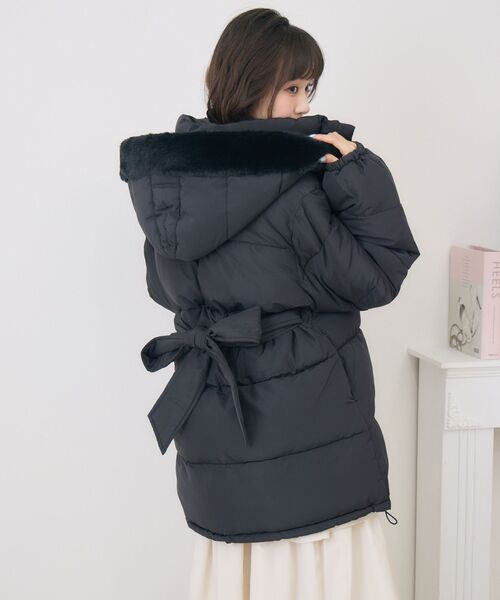 ems excite（エムズエキサイト）の「Fファーフード付中綿コート（ダウンジャケット/コート・レディース・ナチュラル/ブラック・FREE）」の21枚目の写真