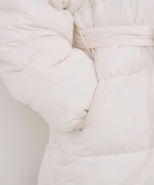 ems excite（エムズエキサイト）の「Fファーフード付中綿コート（ダウンジャケット/コート・レディース・ナチュラル/ブラック・FREE）」の13枚目の写真