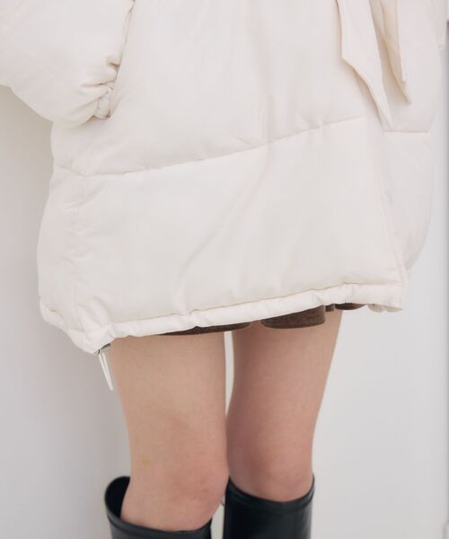 ems excite（エムズエキサイト）の「Fファーフード付中綿コート（ダウンジャケット/コート・レディース・ナチュラル/ブラック・FREE）」の14枚目の写真