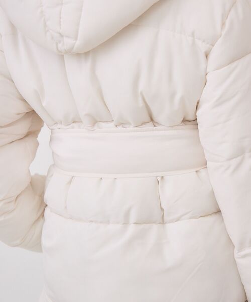 ems excite（エムズエキサイト）の「Fファーフード付中綿コート（ダウンジャケット/コート・レディース・ナチュラル/ブラック・FREE）」の9枚目の写真