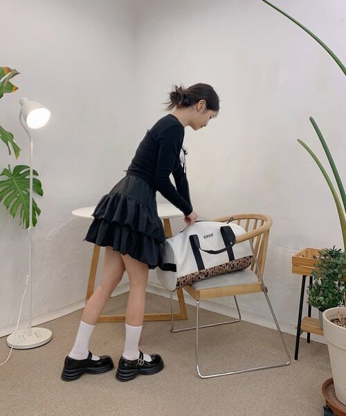 ERER(エルエル)の「シグネチャー レオパード ロール ボストンバッグ ホワイト(ボストンバッグ・レディース・ホワイト・FREE)」の13枚目の写真