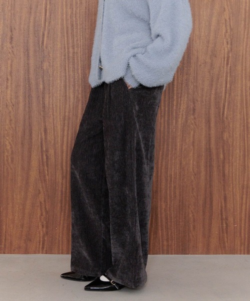 BAYFLOW（ベイフロー）の「[腰回りすっきり]モールストレートワイドパンツ（その他パンツ・レディース・チャコール/ダークブラウン/オフホワイト・SMALL/MEDIUM）」の21枚目の写真